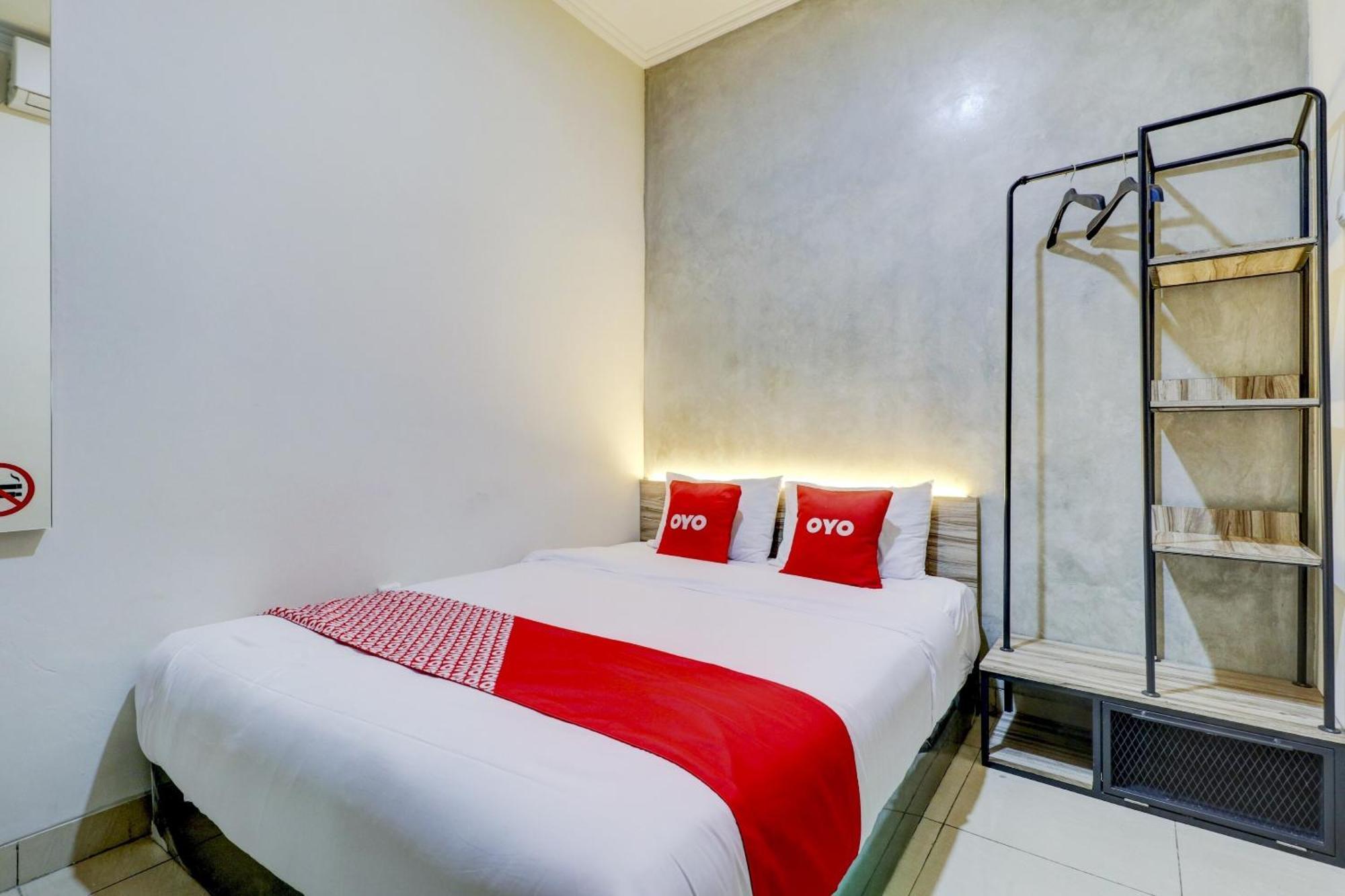 Telukjambe Oyo 90215 Ada Residence מראה חיצוני תמונה